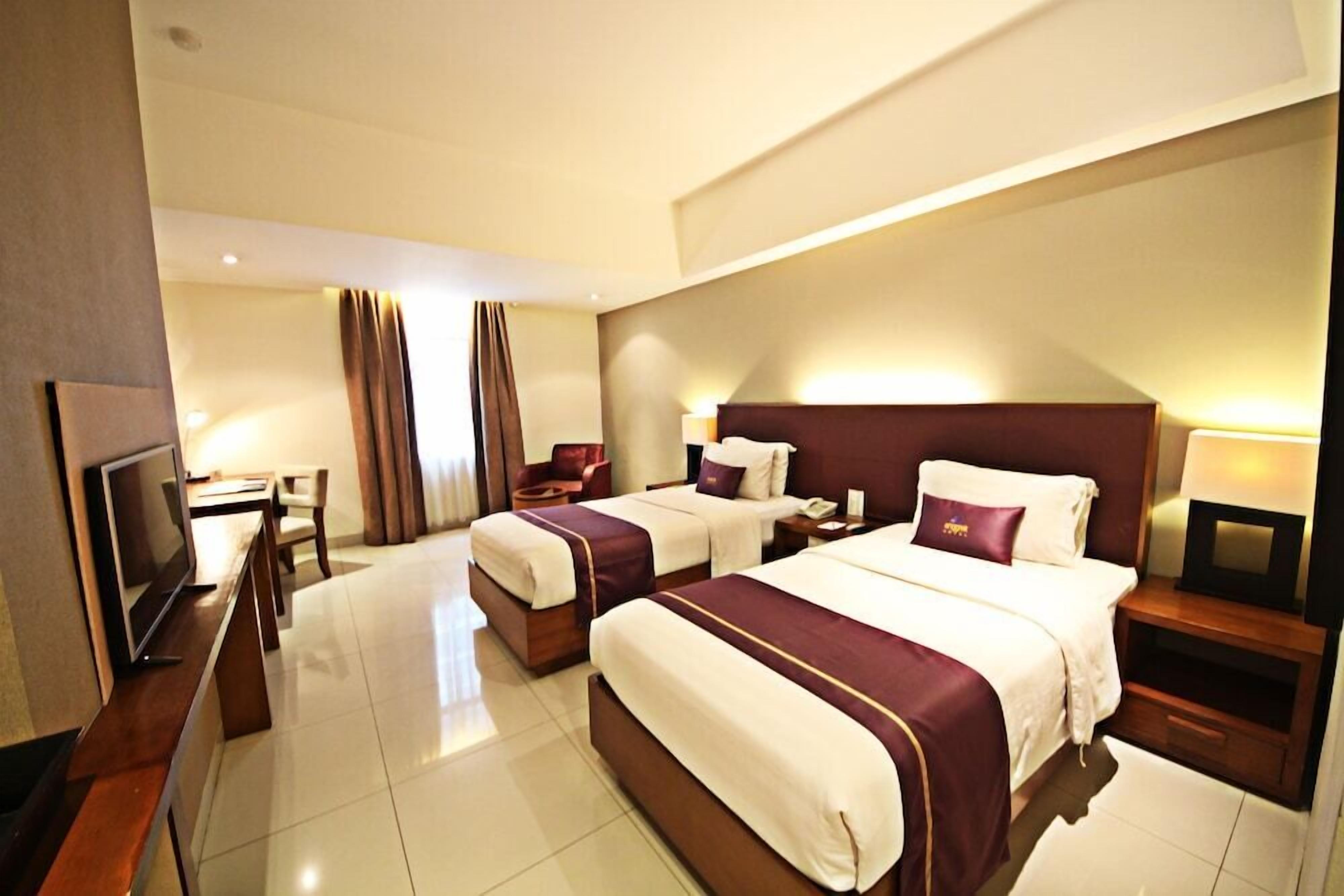 Premium bedding, in-room safe, desk, free WiFi