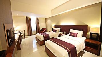 Premium bedding, in-room safe, desk, free WiFi