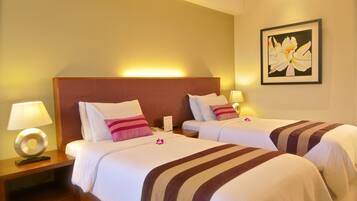 Premium bedding, in-room safe, desk, free WiFi