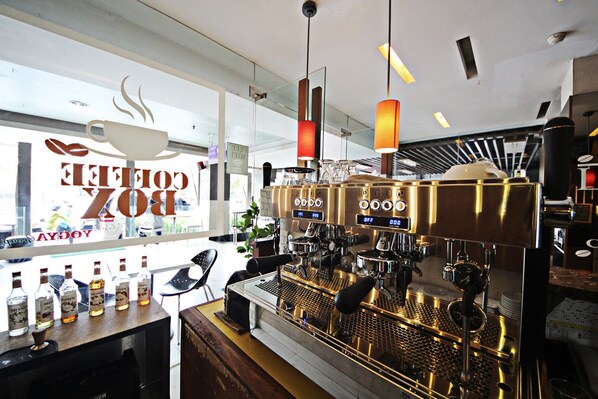 Se sirven desayunos, comidas, cenas y cocina internacional 