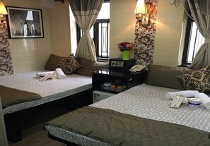 In-room safe, free WiFi - Skylark Hostel (Kowloon)