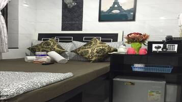 In-room safe, free WiFi