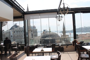 Terrace/patio - Ada Karakoy Hotel - Special Class (Istanbul)