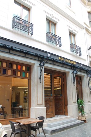 Front of property - Ada Karakoy Hotel - Special Class (Istanbul)