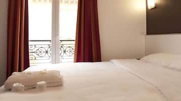 Desk, soundproofing, free cribs/infant beds, free WiFi