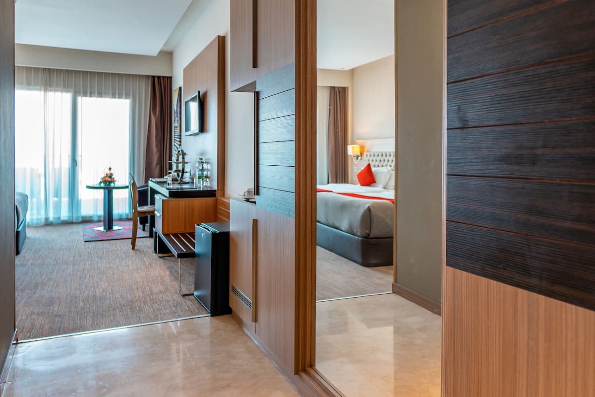 Ropa de cama de alta calidad y minibar