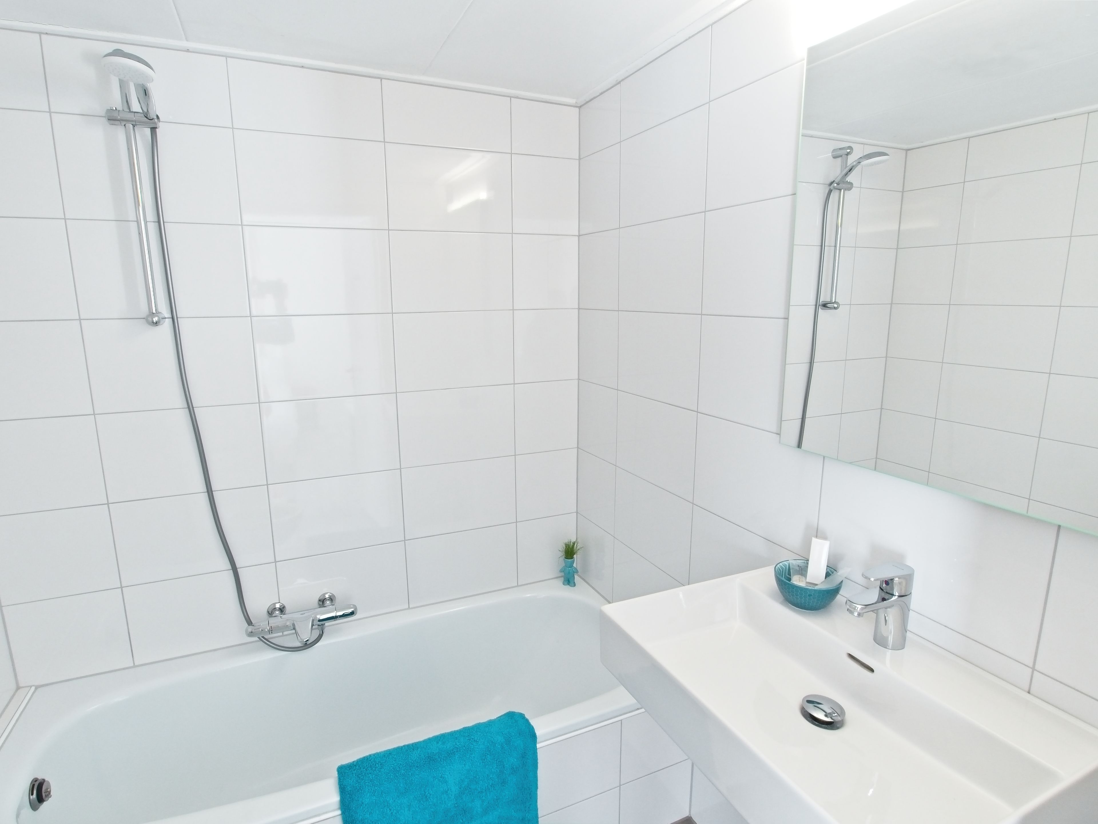 Doppelzimmer | Badezimmer | Kostenlose Toilettenartikel, Haartrockner, Handtücher