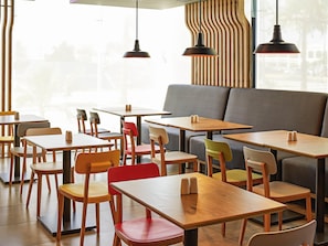 Café da manhã e jantar