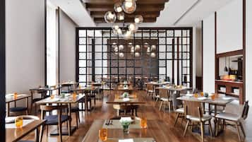 2 restaurants; breakfast, lunch, dinner and brunch served