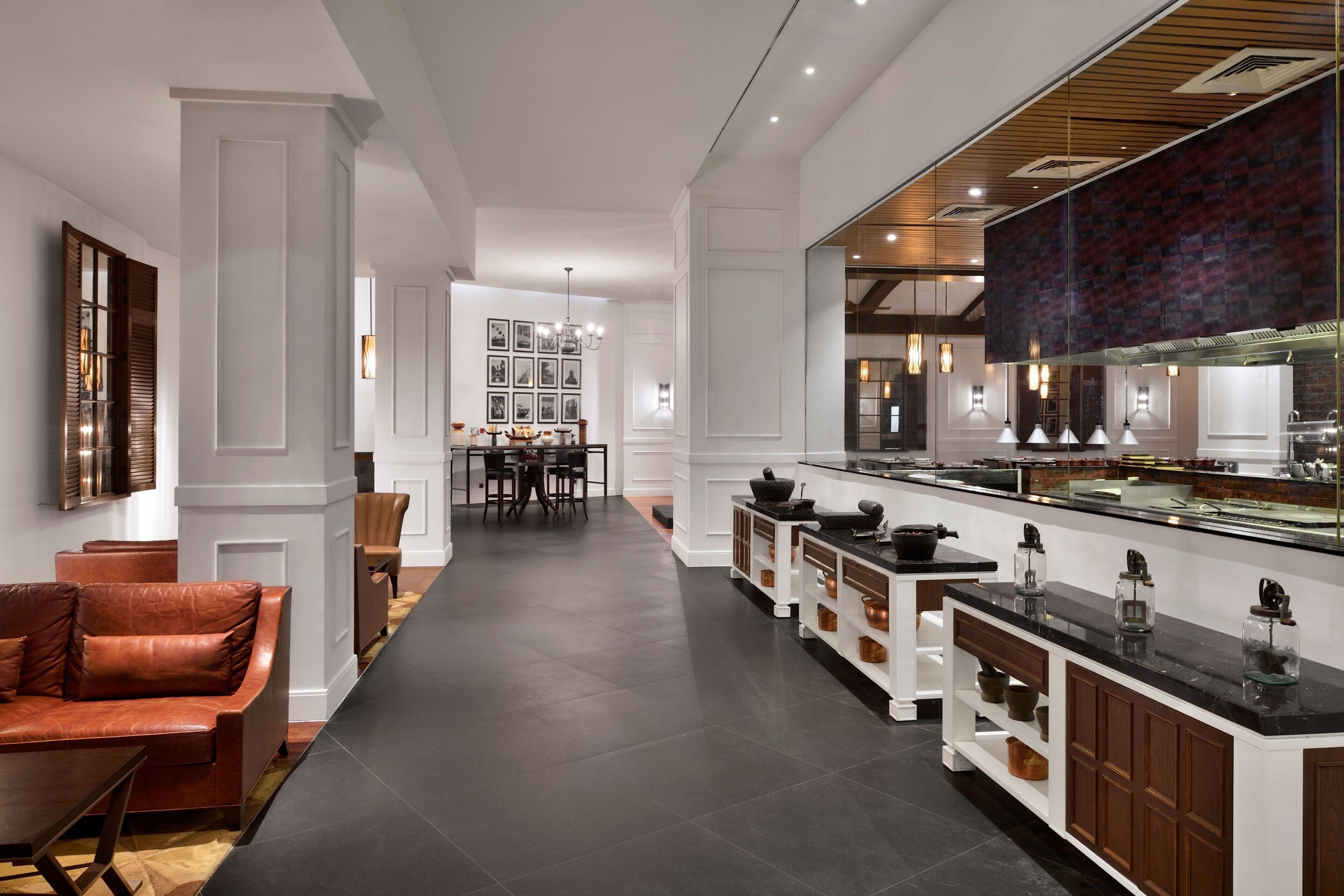 2 restaurants; ze serveren er ontbijt, lunch, diner en brunch 