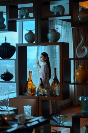 Egyptian cotton sheets, premium bedding, down comforters, pillowtop beds - Kochi Marriott Hotel (Kanayannur)