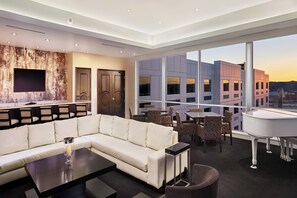 1 bedroom, Frette Italian sheets, premium bedding, pillow-top beds - The Davenport Grand, Autograph Collection (Spokane)