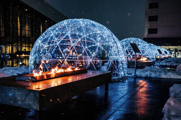 3 restaurantes; se sirve desayuno, almuerzo y cena; cocina americana