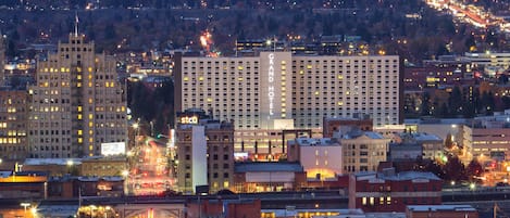 What Time Does Courtyard Marriott Spangles Stop Serving Breakfast? - Find Out Now!