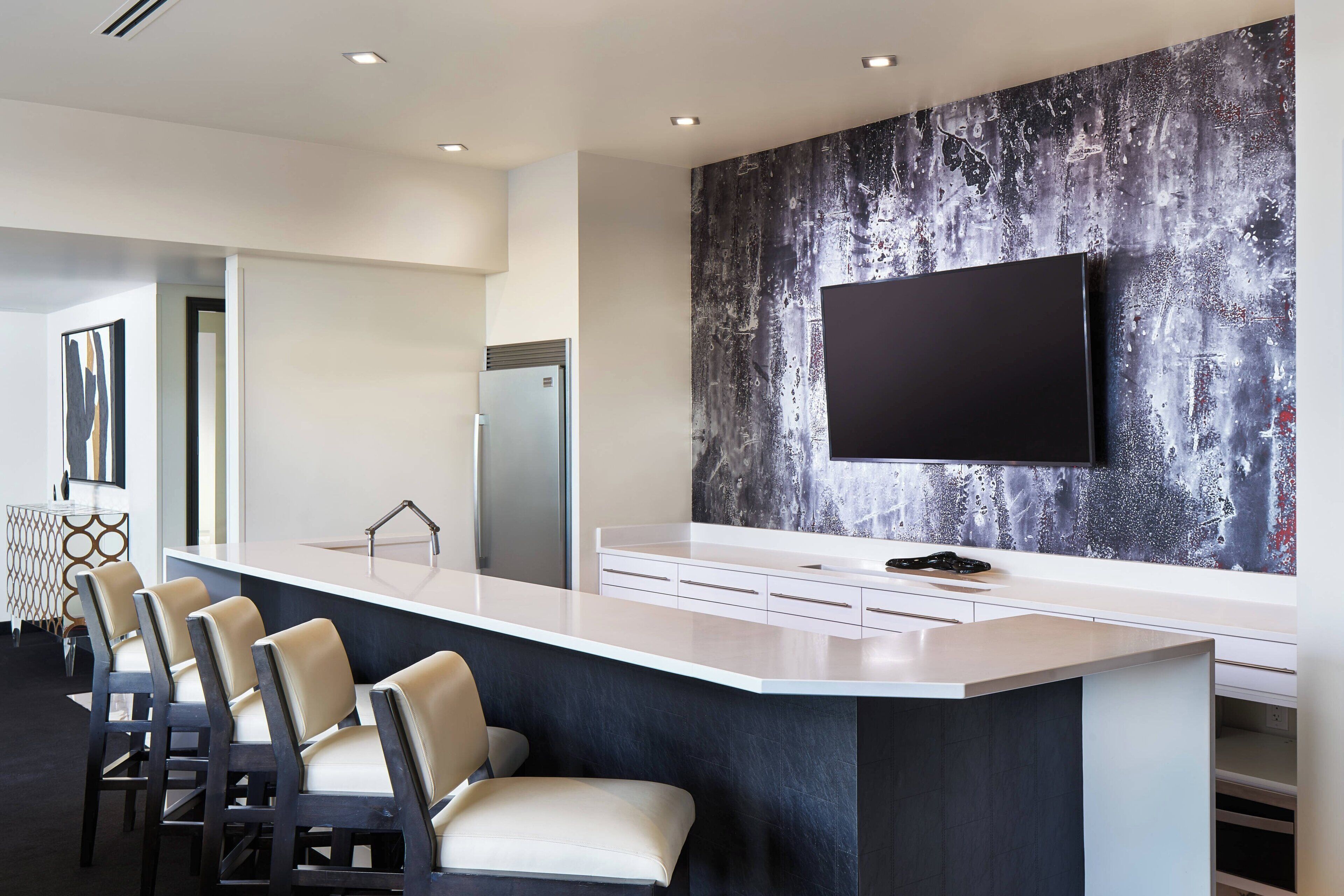 1 bedroom, frette italian sheets, premium bedding, pillow-top beds