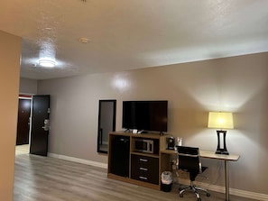 Suite, 1 King Bed, Accessible, Bathtub | Pillowtop beds, in-room safe, desk, iron/ironing board