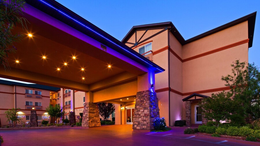 Best Western Plus Zion West Hotel