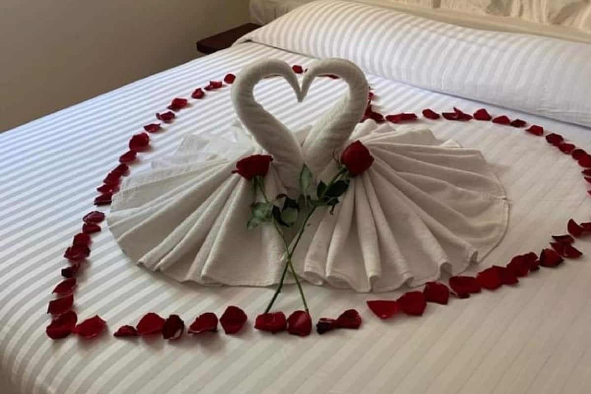 1 bedroom, in-room safe, cribs (free), rollaway beds (surcharge)