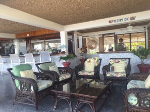 2 間酒吧/酒廊、海灘酒吧