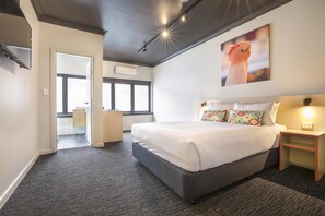 スタジオ | デスク、アイロン / アイロン台、WiFi (無料)、ベッドシーツ