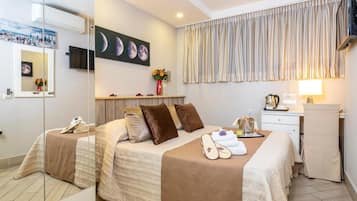 Minibar, coffres-forts dans les chambres, bureau, chambres insonorisées