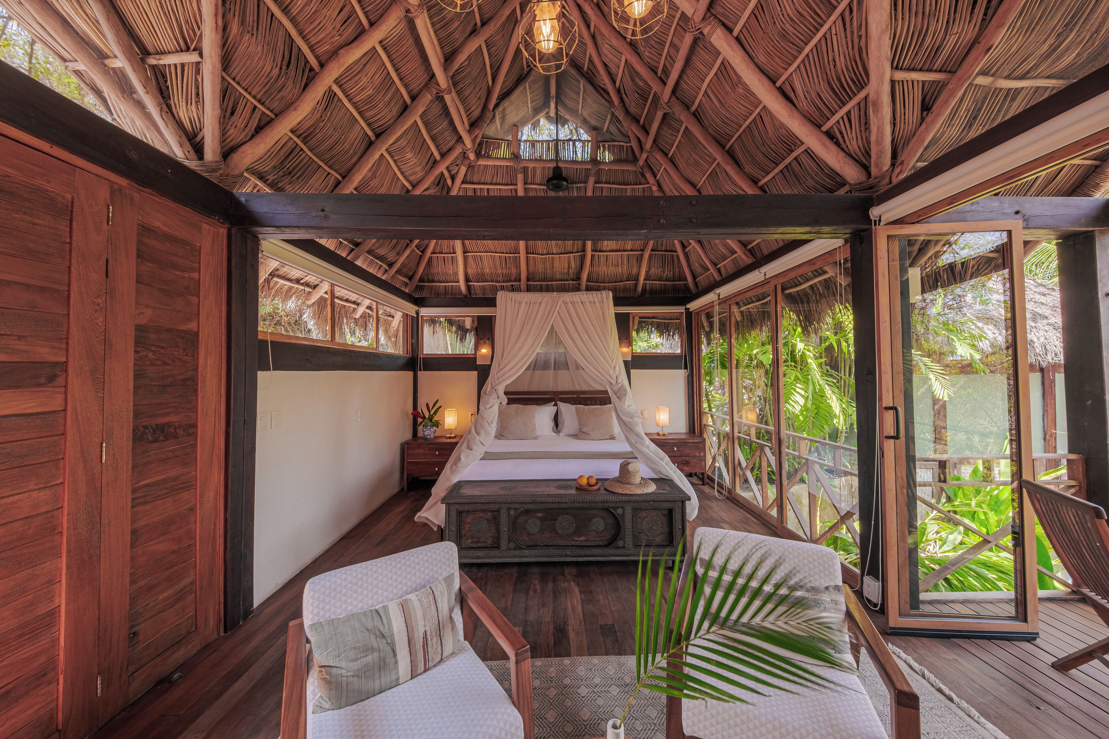 Luna Suite Selva Queen | Minibar, in-room safe, free WiFi, bed sheets