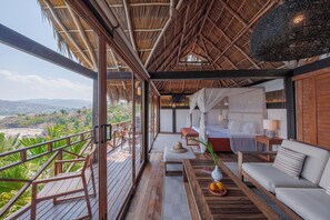 Grand Luna Suite King | Living area | 40-inch Smart TV with digital channels - Hotel Boutique Siete Lunas (Sayulita)