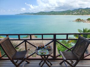 Minibar, caja de seguridad en la habitación, wifi gratis y ropa de cama 