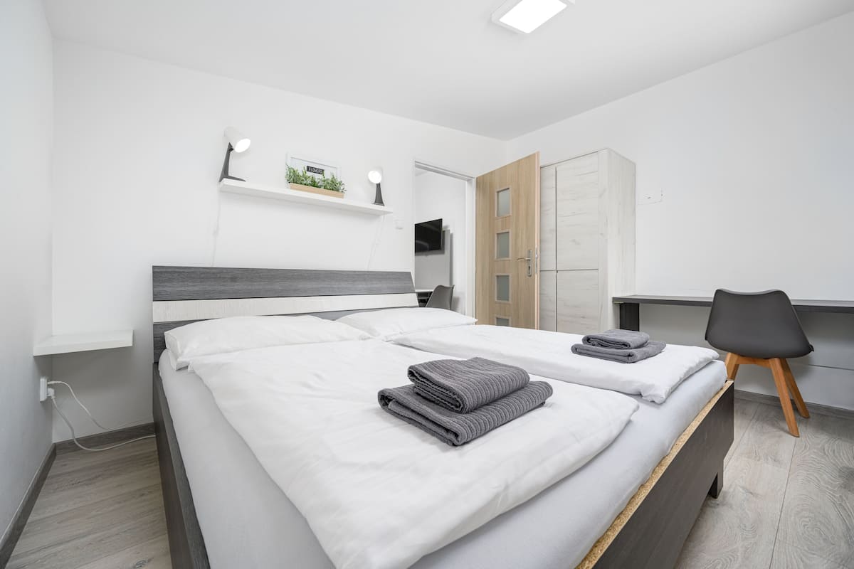 Suite, 1 Bedroom (#8)