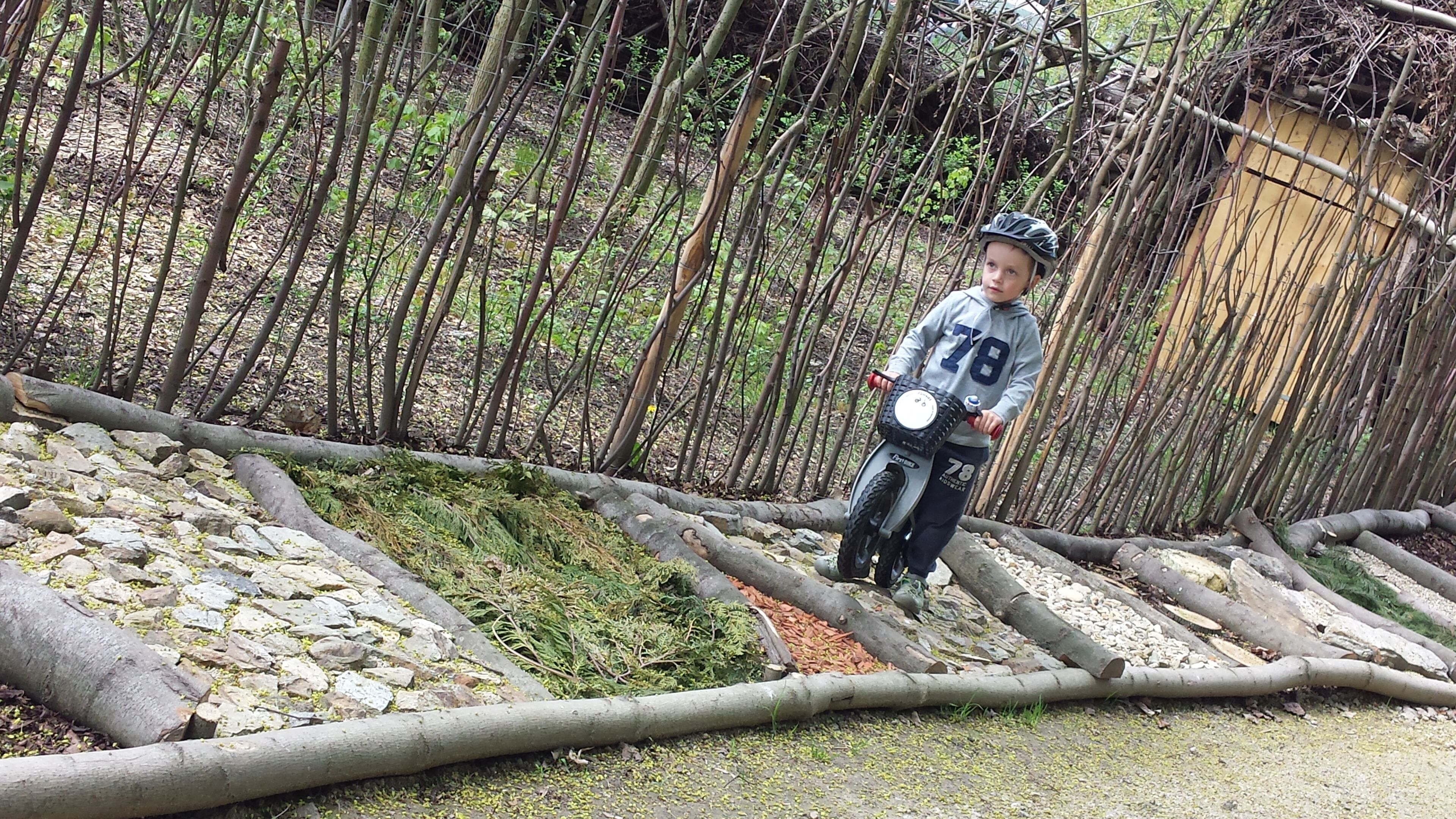 children’s play area – outdoor