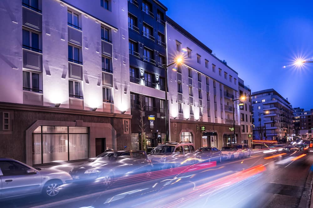 Best Western Plus Suitcase Paris La Defense