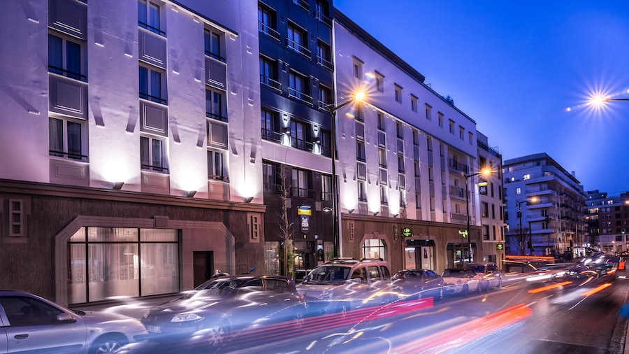 Best Western Plus Suitcase Paris La Defense