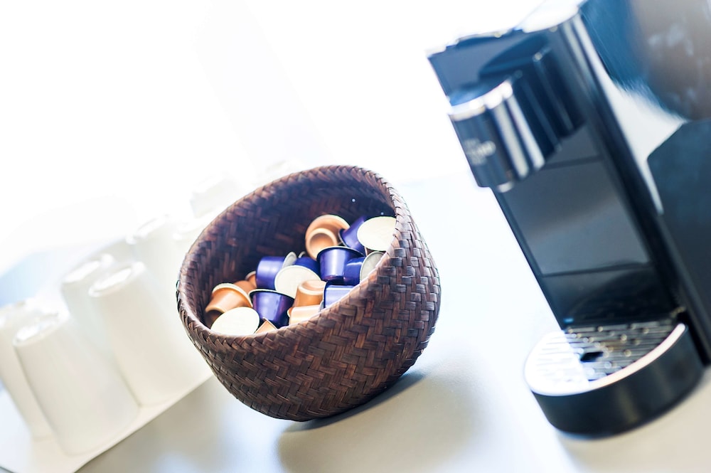 Best Western Plus Suitcase Paris La Défense. by null