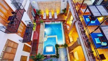 3 outdoor pools, sun loungers