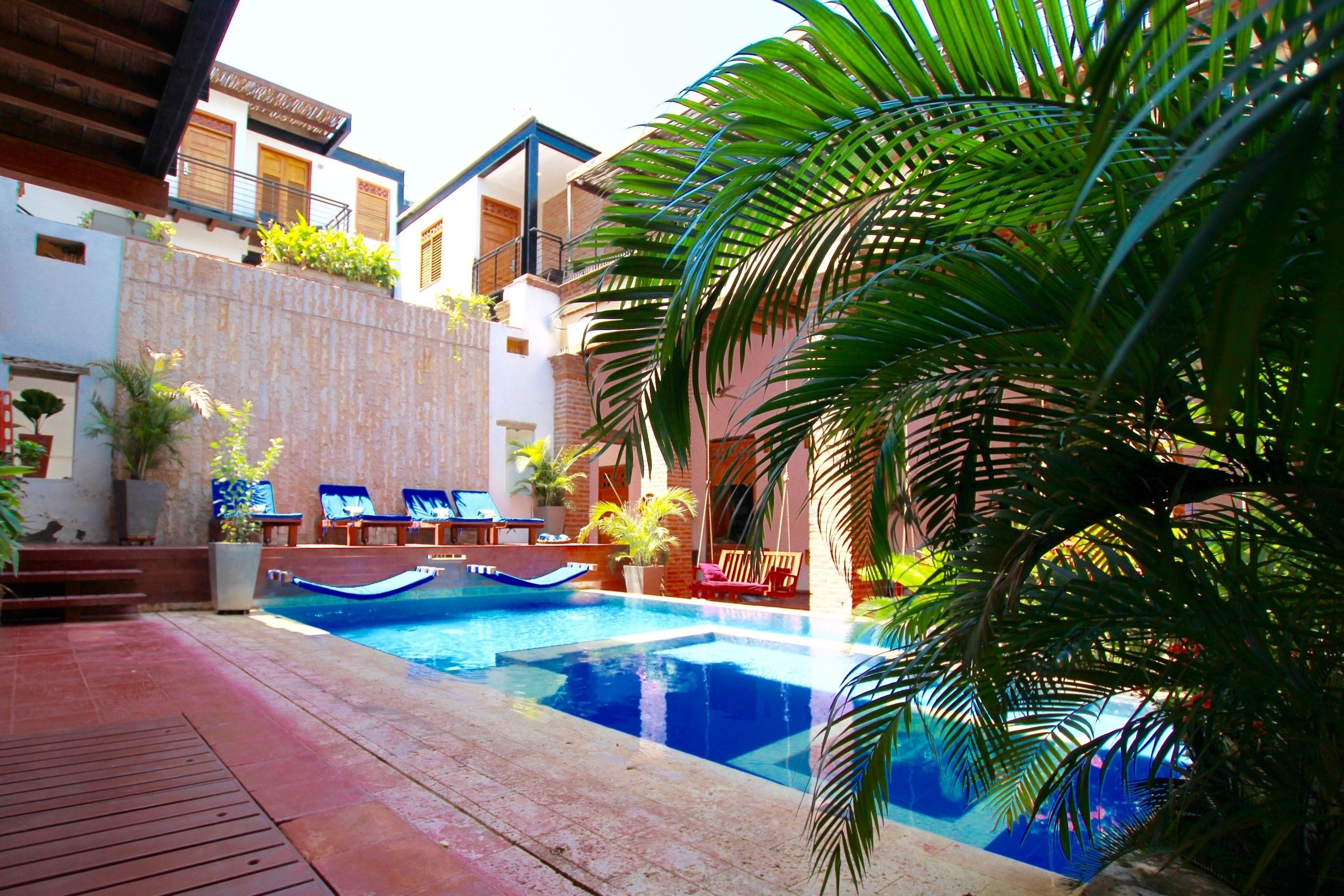 3 outdoor pools, sun loungers