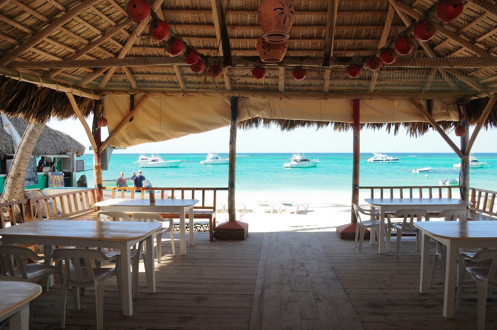 Hotel Cortecito Inn Bavaro 2