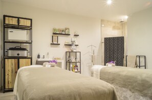 Outdoor treatment areas, deep-tissue massages, sports massages, massages - Alteza Polanco (Mexico City)