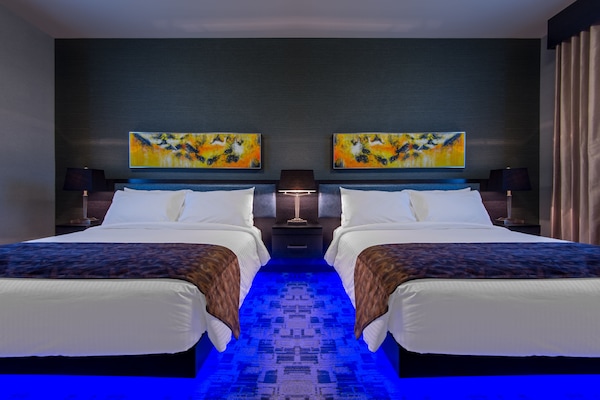 Premium bedding, in-room safe, desk, laptop workspace