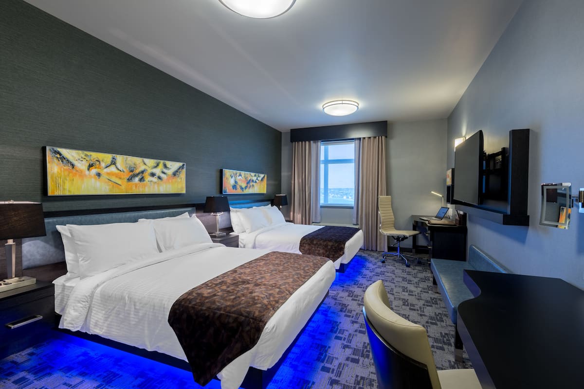 Premium bedding, in-room safe, desk, laptop workspace
