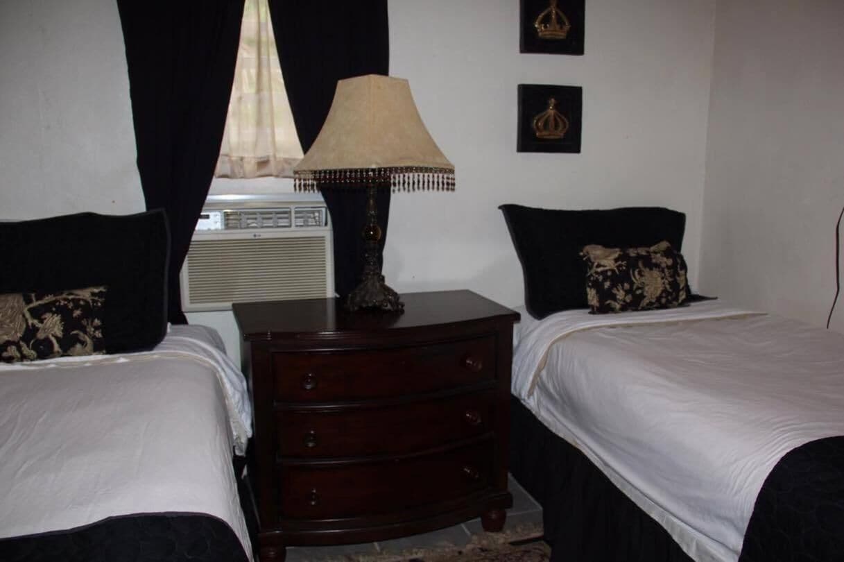 1 bedroom, individually decorated, individually furnished