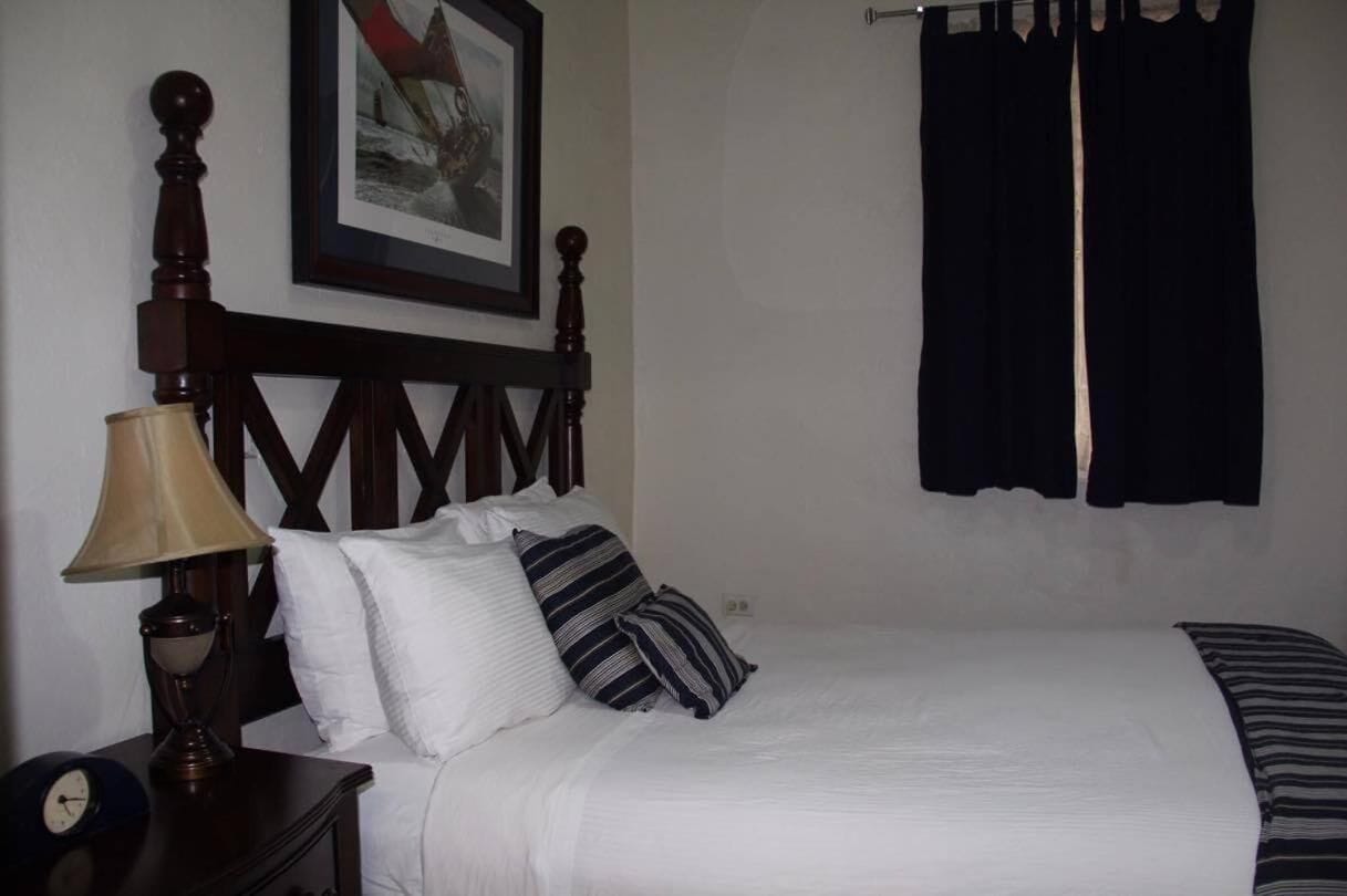 1 bedroom, individually decorated, individually furnished