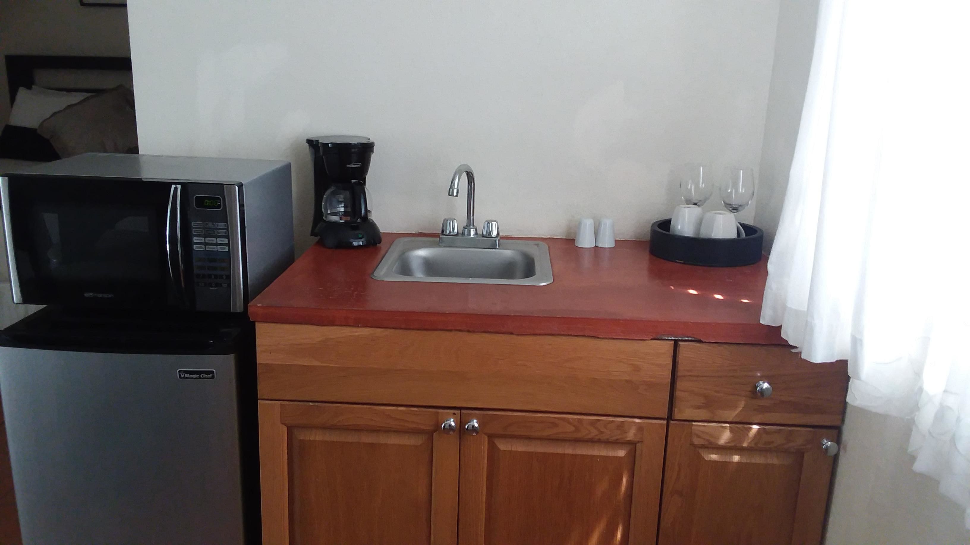 deluxe studio suite, private bathroom (casita #2) | 1 bedroom, individually decorated, individually furnished