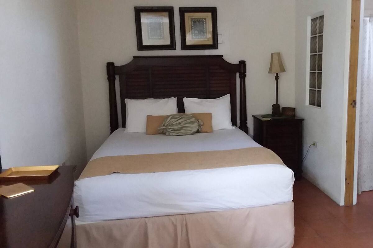 Deluxe Studio Suite, Private Bathroom (Casita #4) | Laptop workspace, individually decorated, individually furnished