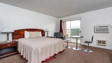Desk, iron/ironing board, free WiFi, bed sheets