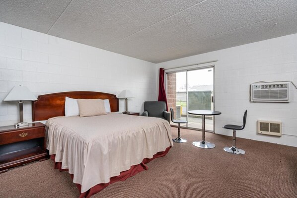 مكتب ومكواة/لوح كي وواي فاي مجانًا وملاءات أسرّة