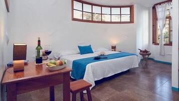 Chambre Double Standard, 1 grand lit | Literie de qualité supérieure, couette en duvet d'oie, surmatelas