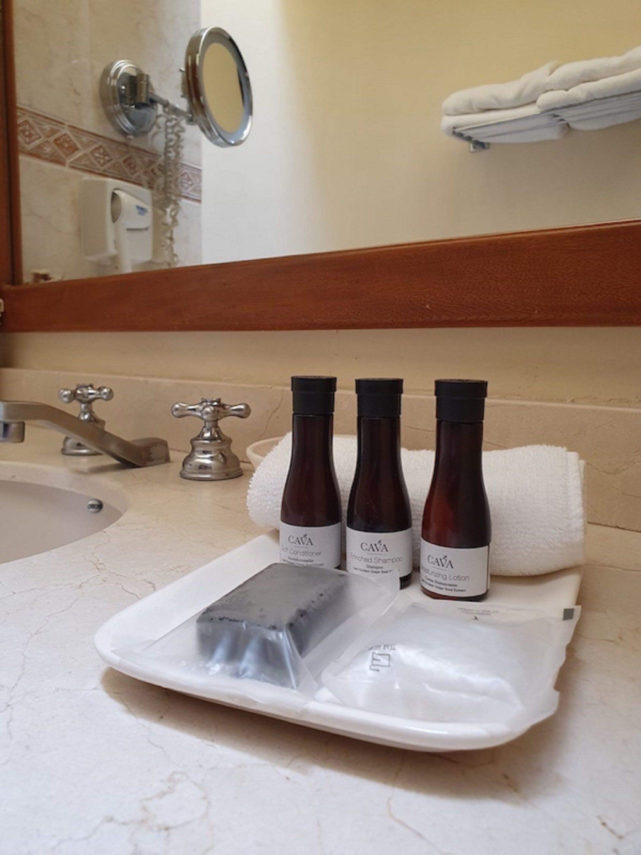 淋浴設備、免費盥洗用品、吹風機、毛巾