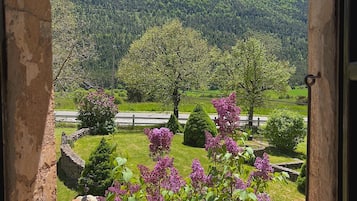 Kamar Triple, kamar mandi pribadi | Pemandangan dari properti