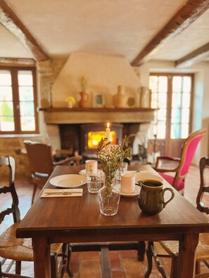 Breakfast meal - La Bastide des Pins (La Bastide)