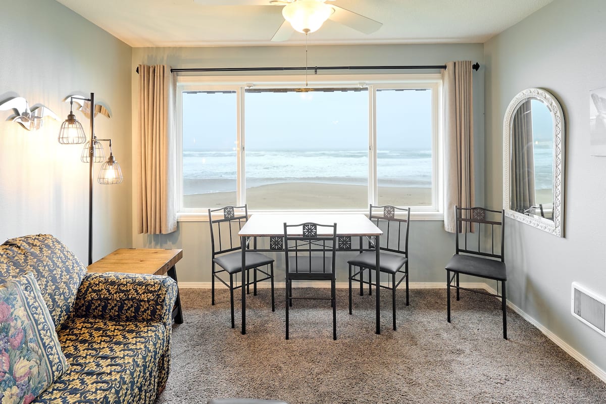 Executive Condo, Kitchen, Ocean View | 1 bedroom, individually decorated, individually furnished